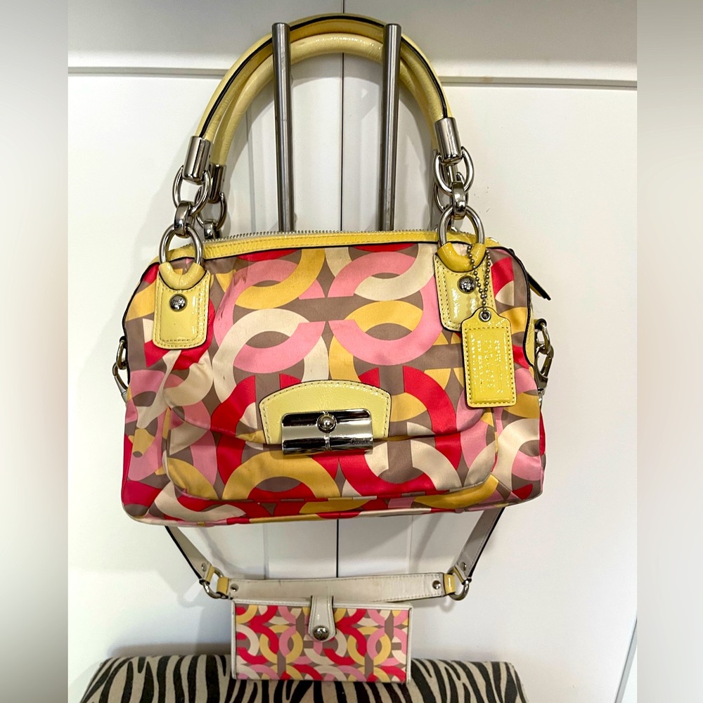 Coach shoulder bag with matching valet